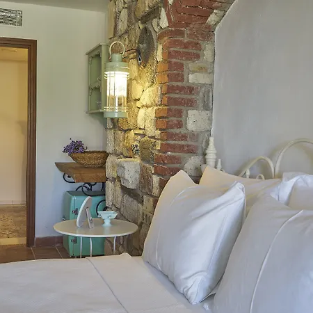 Taraça Romantik Oda ve Kahvaltı Alaçatı