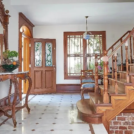 Taraça Romantik Oda ve Kahvaltı 2*