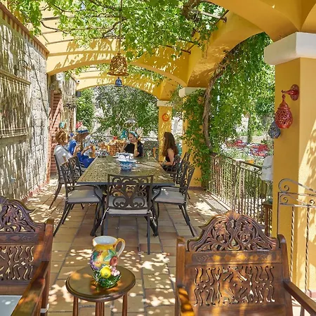 Taraca Romantik (adults Only) Bed & Breakfast